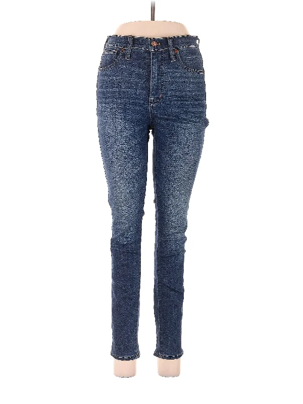 Stretch Jeans for Flexibility -Low-Rise Skinny Jeans in Dark Wash