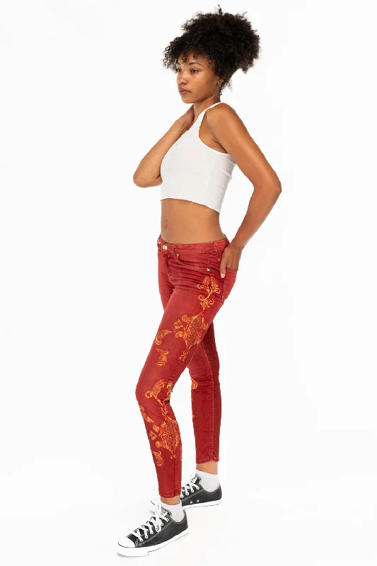 Cropped Jeans for Summer Look -MID RISE WOMENS JEANS WITH GOLD EMBROIDERY IN RED