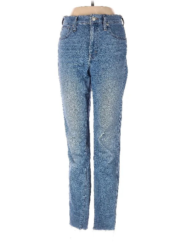 Flare Jeans for Retro Vibe -Mid-Rise Straight-leg Jeans in Light Wash