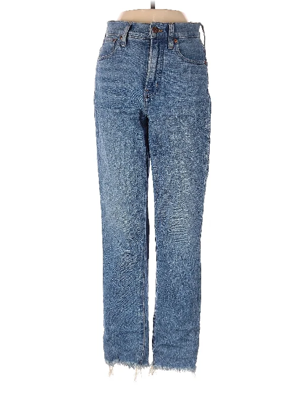 Flare Jeans for Retro Vibe -High-Rise Straight-leg Jeans in Medium Wash