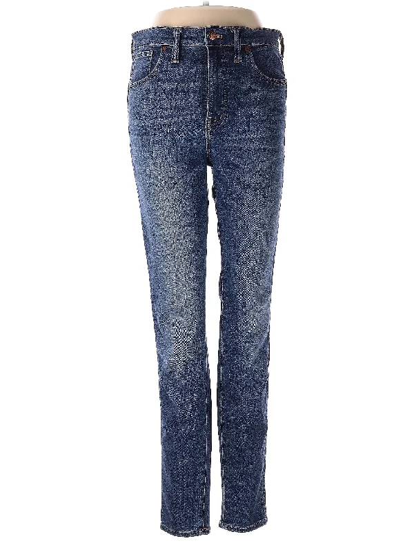 Zipper Fly Jeans for Convenience -Mid-Rise Straight-leg Jeans in Medium Wash