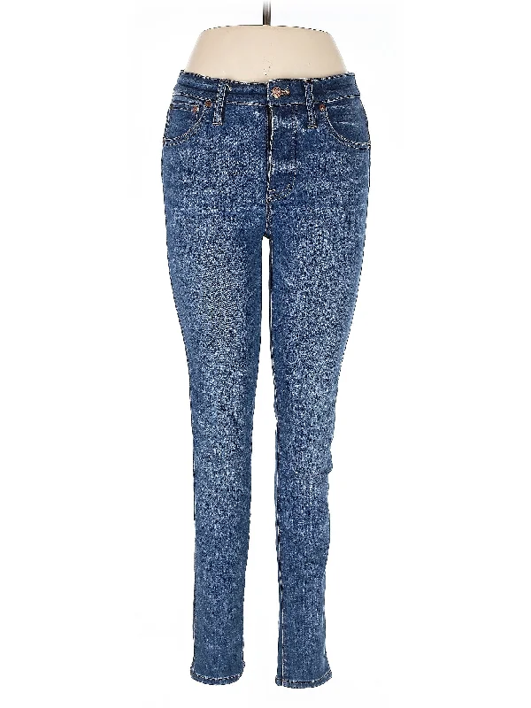 Raw Hem Jeans for Trendy -Mid-Rise Skinny Jeans in Medium Wash