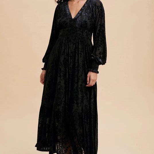 Long-sleeved Dresses for Coverage -Women's Burnout Velvet Floral Midi Dress in Black