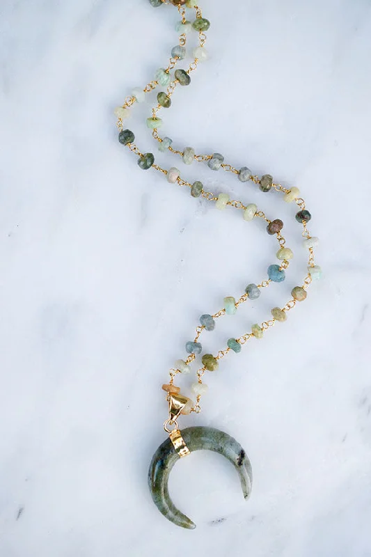 Stunning necklaces and pendants with chakra stones for healing and balance-Labradorite Horn