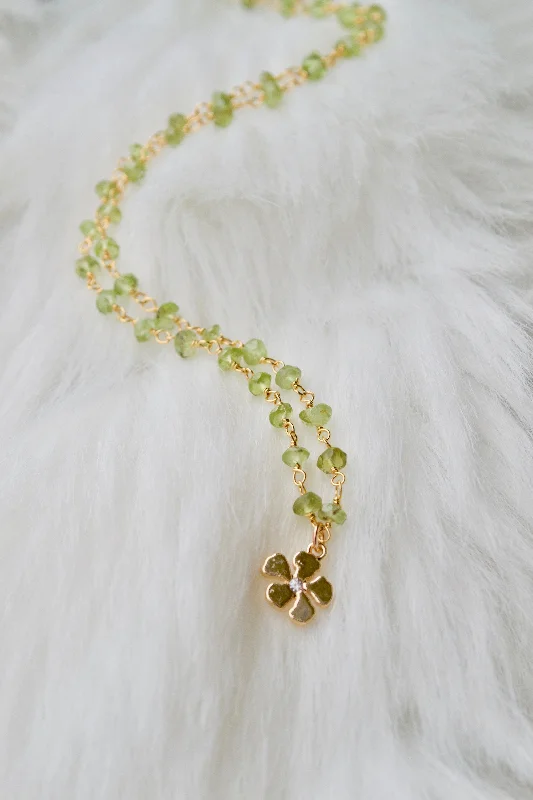 Necklaces and pendants with pearls for a classic and sophisticated touch-Mini Peridot Green Flower