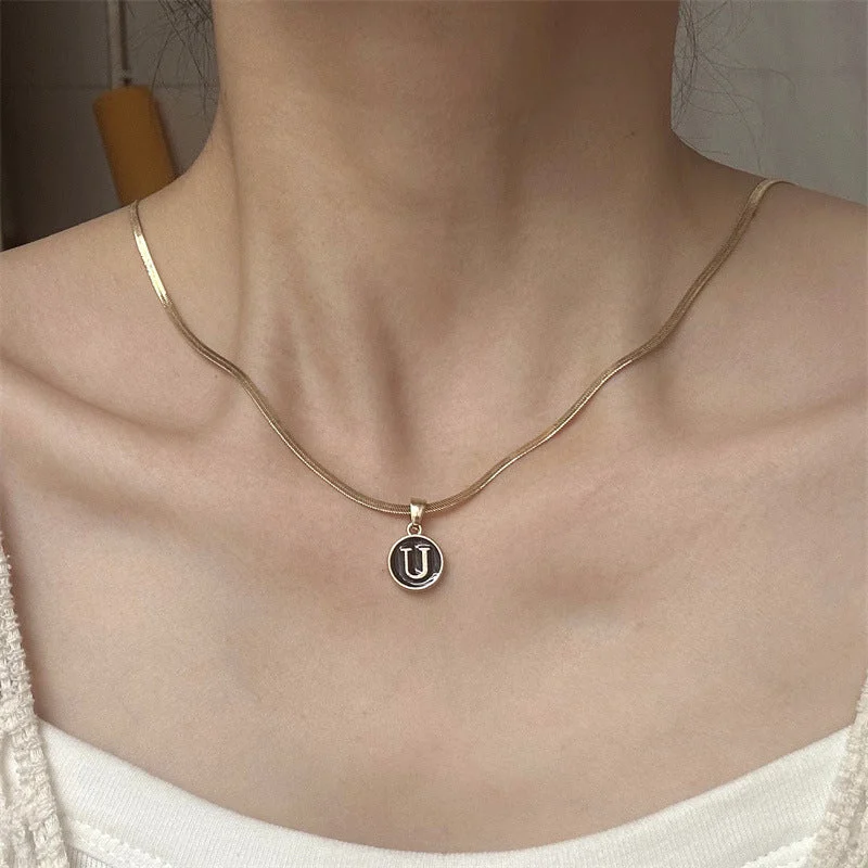 Unique necklaces and pendants with artistic shapes for a creative, one-of-a-kind design-Wholesale Alloy 26 Letter Necklace